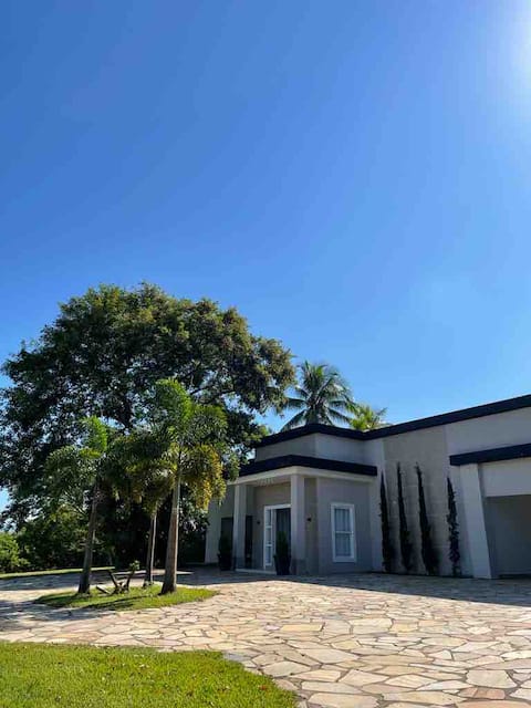 Casa do Lago • Nature and exclusivity in Penedo