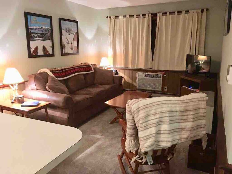 Living room recently painted. New couch and carpet as of November 2017.