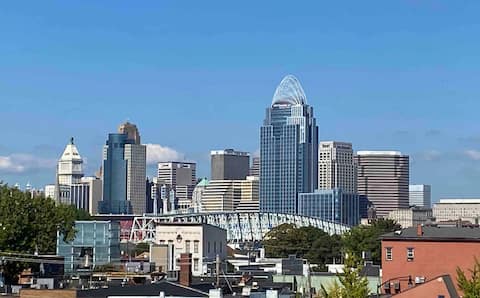 Beautiful, walkable, rooftop and lovely views!*