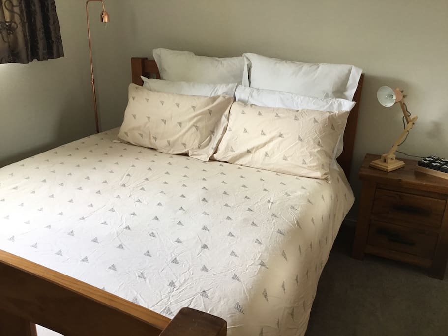 Queen Bedroom