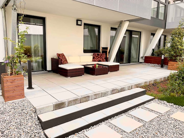 Smart central apartment with 150 m² private garden