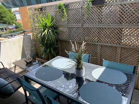 Successful Airbnb property: Beautiful apartment in the quiet heart of Gujan in Gujan Mestras