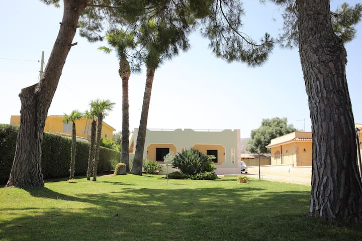 Airbnb Contrada Chiusa Di Carlo Vacation Rentals