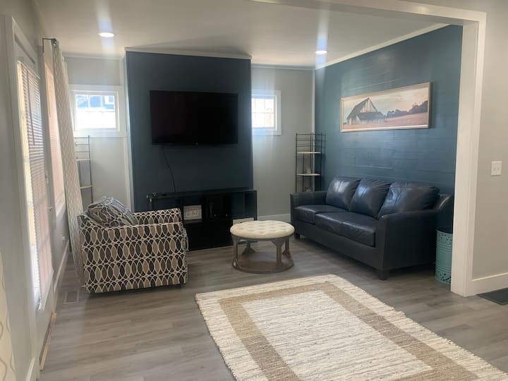 Fresh Remodel Modern-home Walking Dist. 2 Hospital - South Shore, KY