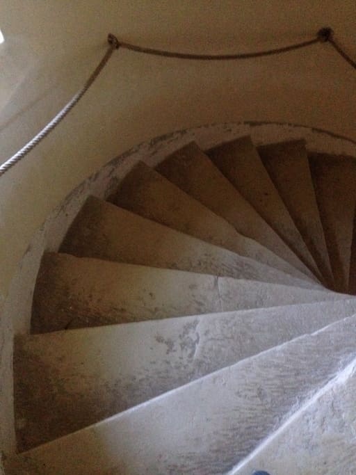 Escalier de pierre.