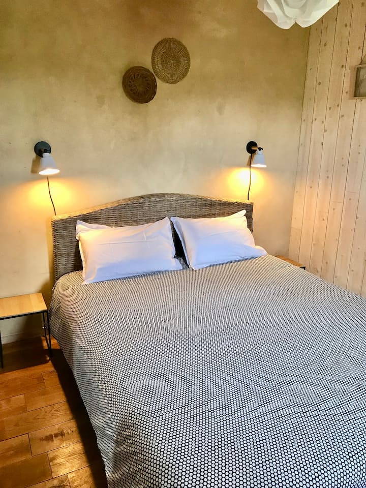 საძინებელი 1