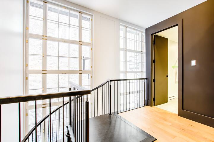 SP104-Les Lofts St-Pierre – Par Les Lofts Vieux-QC gallery image 5