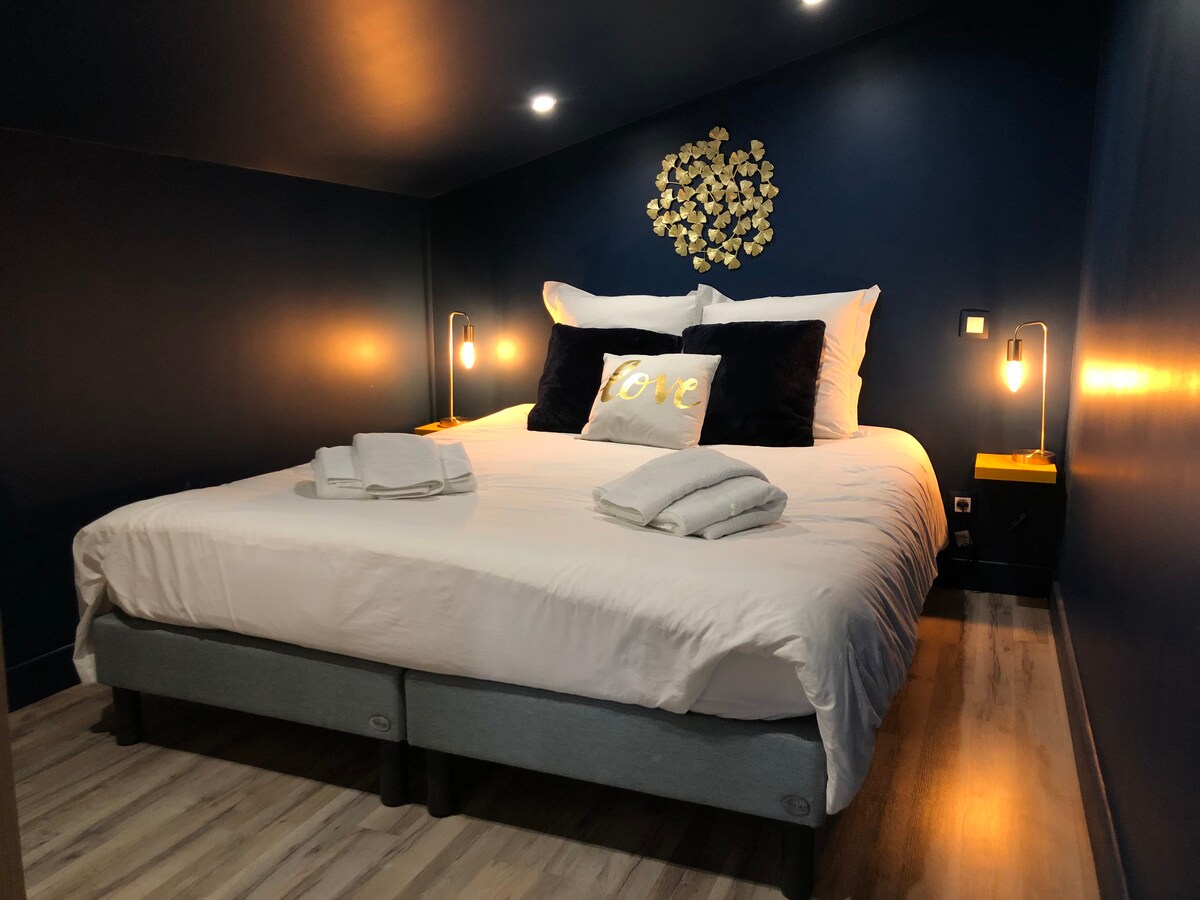 La chambre

Spavaća soba