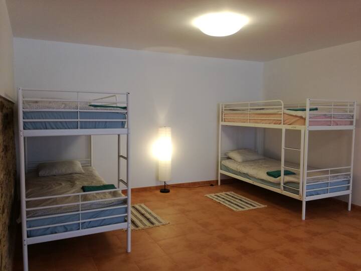 Habitación 4. Cuarto para los niñ@s con dos literas. 
Bedroom 4 (two bunk beds. Ideal for kids)