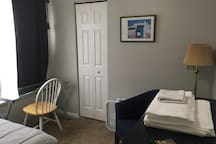 Economical Sleep Room * Comfy * Use of Whole House