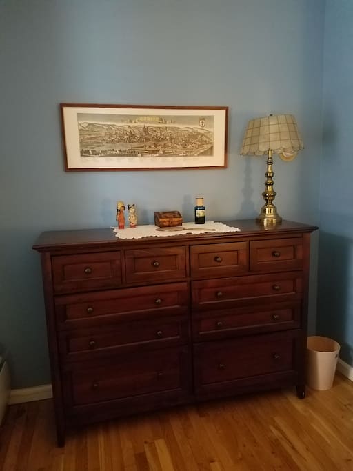 Dresser
