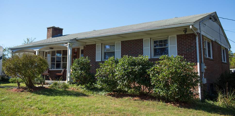 ChillaxInn @ Angels Rest Hiker's Haven