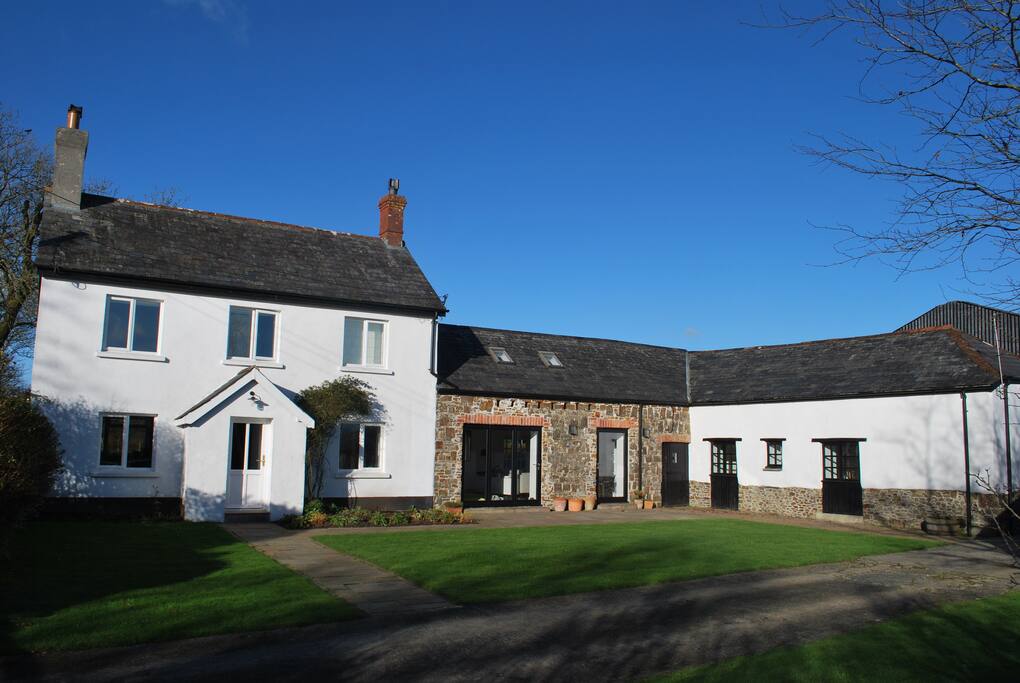 Strawberry Bank with the entrance to Anvil Cottage on the right.