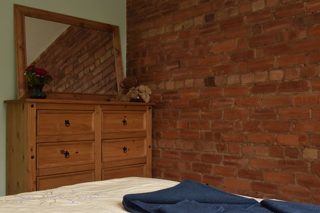 Guest bedroom