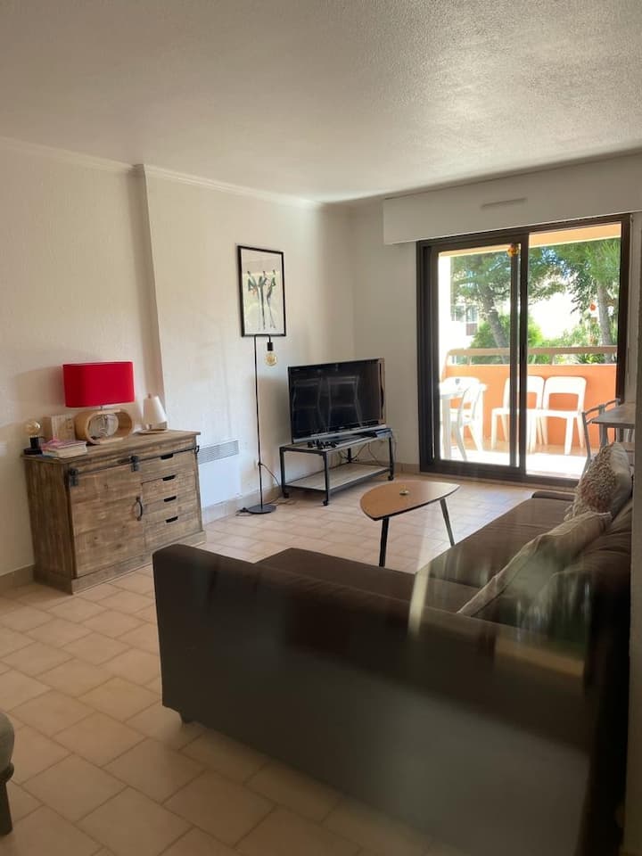 Location Saisonnière,golfe Juan, F2 Proche Plage - Vallauris