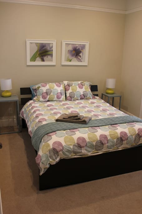 Bedroom 2 with Queen Bed