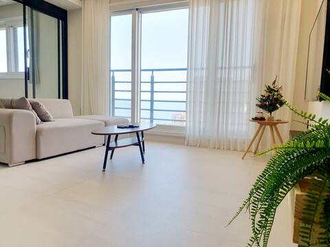 < Dudesil House > Full Ocean View/Charming Mongdol Beach/consecutive night discount/Ulsan/Gangdong & Jeongja & Joojeon Sea
