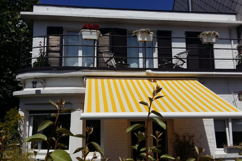 Front of the house with sunshade