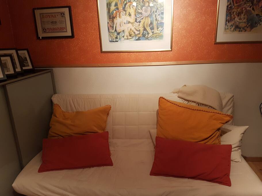 Double bed Bedroom Basement without window.