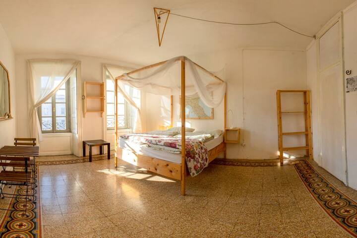 Privat Room - taxi service f