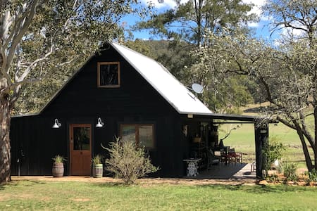 Cowboy's Cabin on Wollombi Brook, Hunter Valley