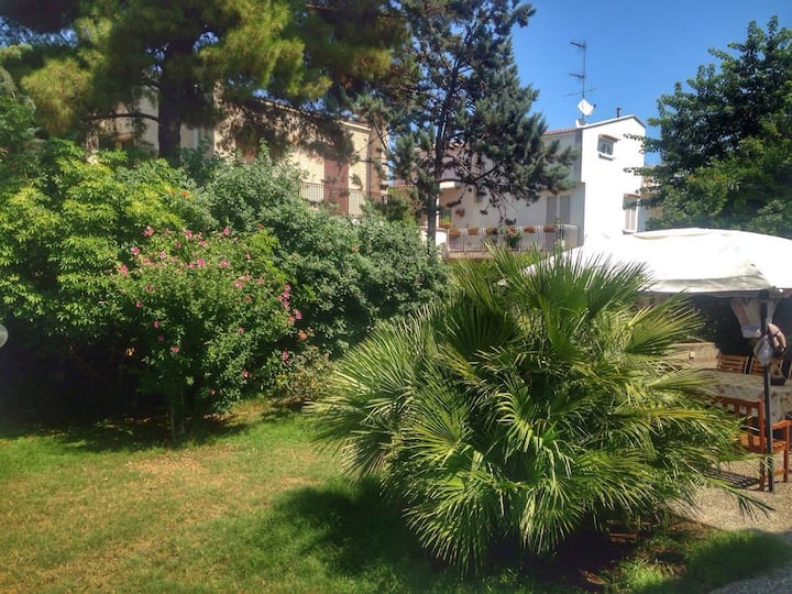 Appartamento In Villa Con Giardino - Bari