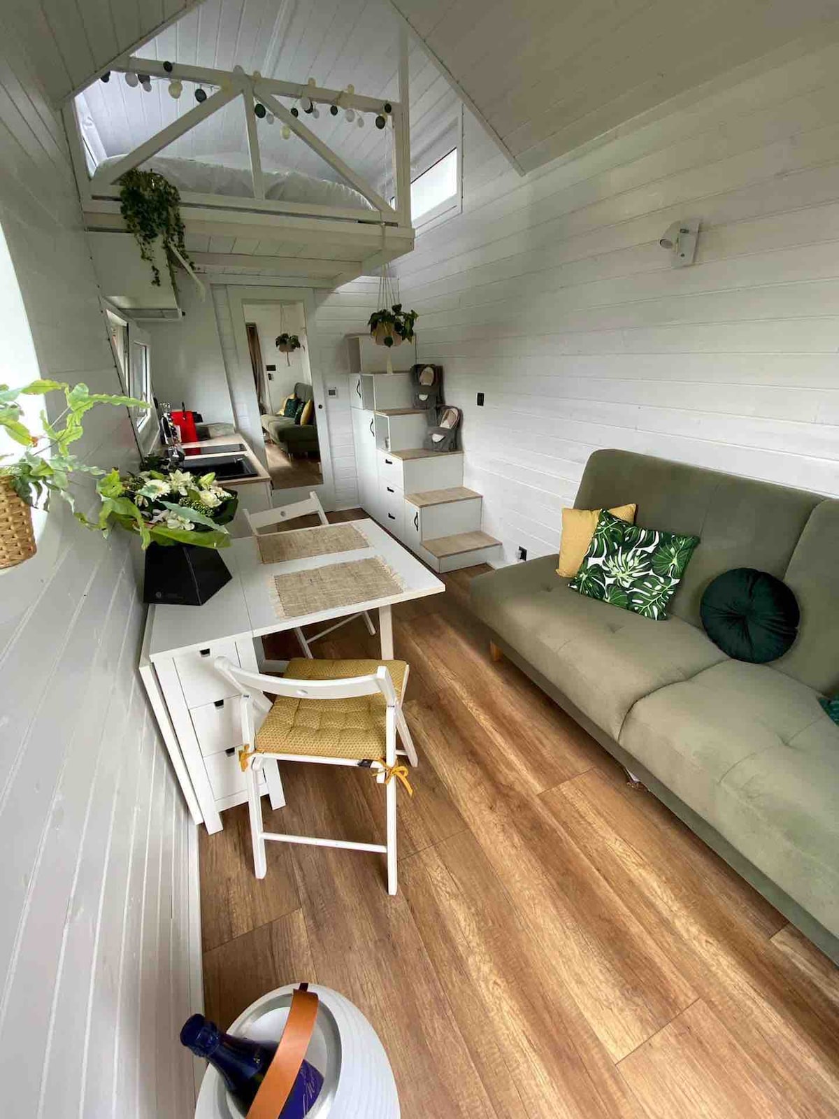 Popular Airbnb listing: Water overnight in Namur