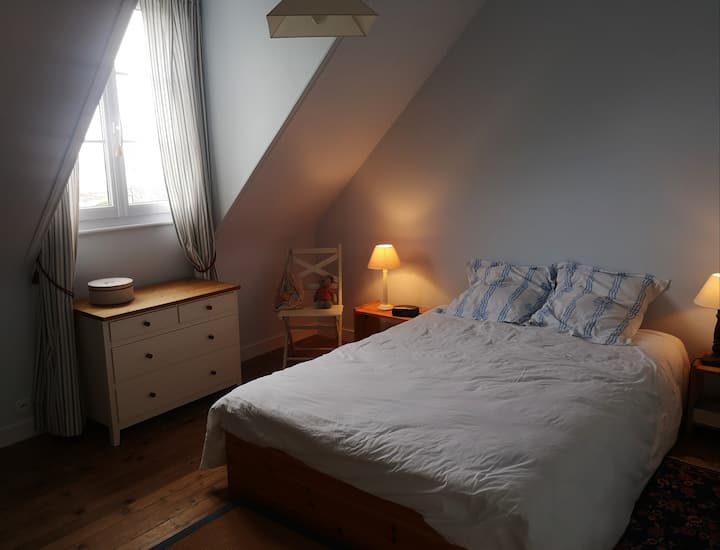 Главна спална соба 12 м2 на горниот кат