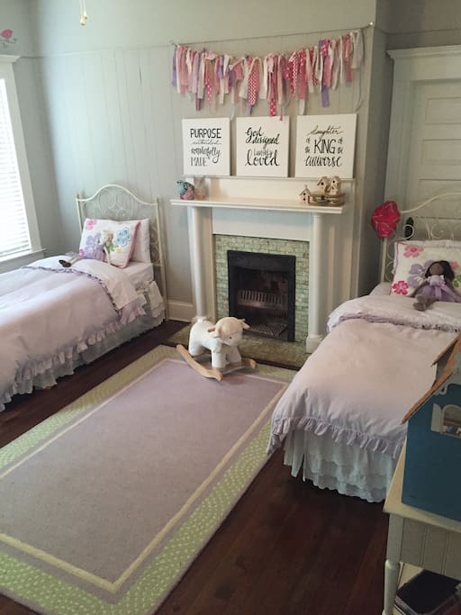2 twin beds