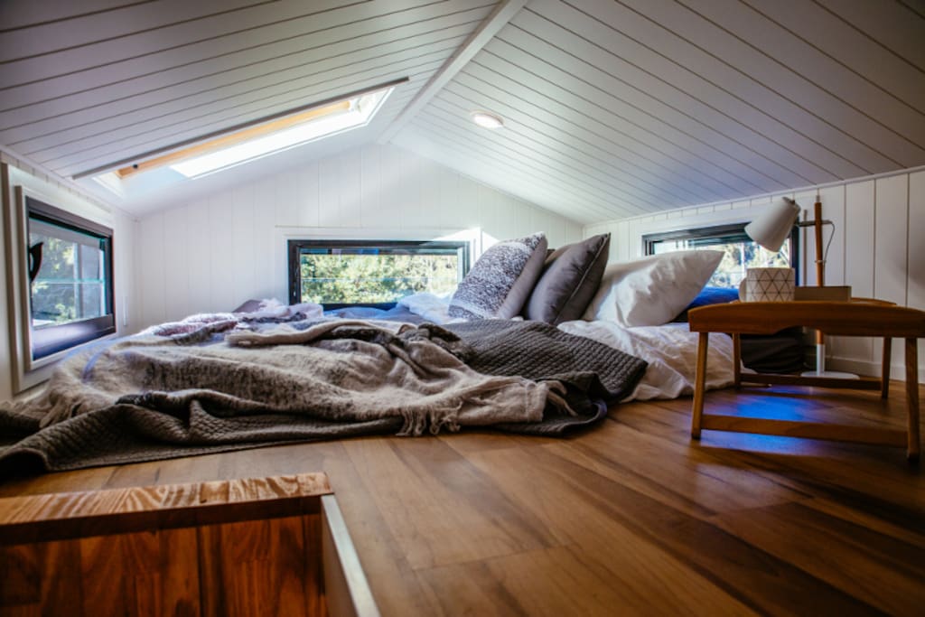 Cosy bed with window for star gazing