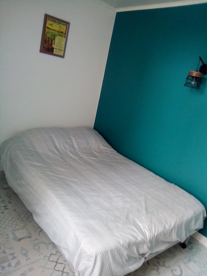 Posteľ BZ rozložený matrac bultex