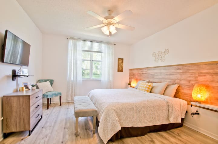 غرفة النوم 2 - سرير كينج ، تلفزيون ، خزانة ملابس كبيرة