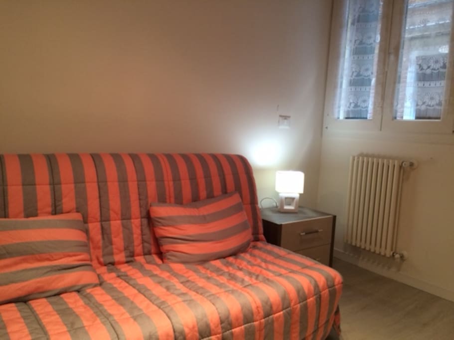 soggiorno con divano letto