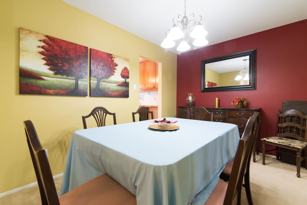 Formal dining room with 2 table leaves