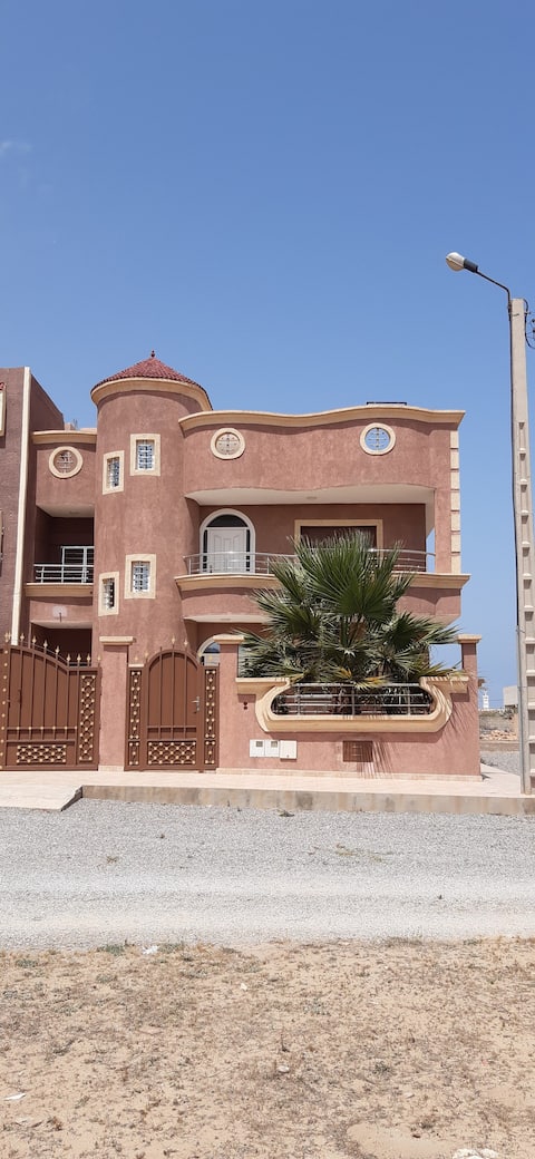 Quiet recent house close to the beach