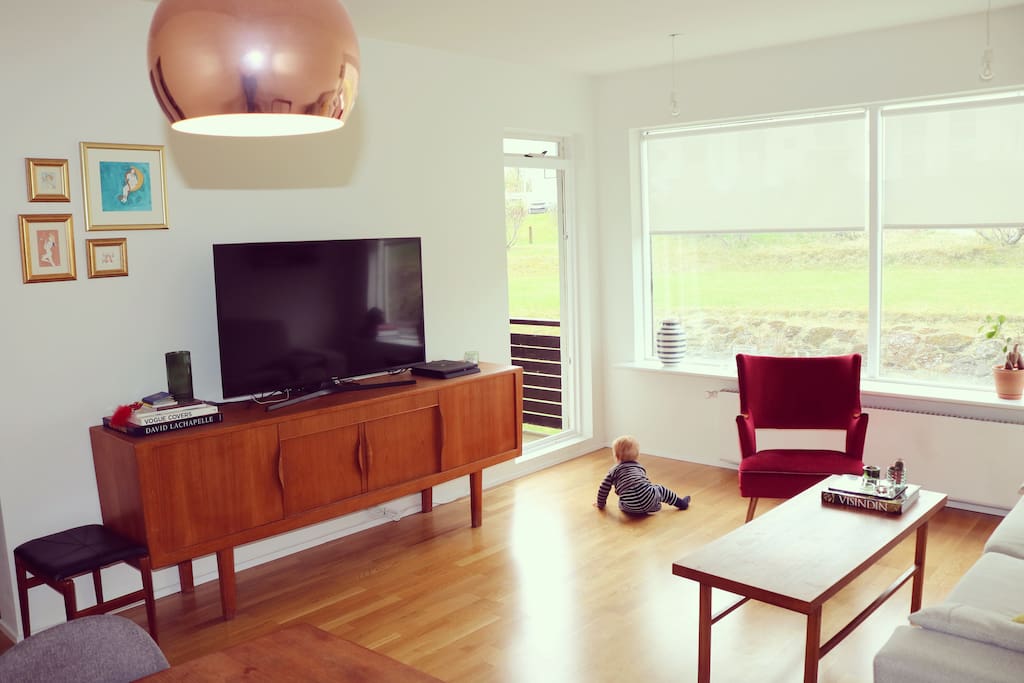 My son does not come with the living room.