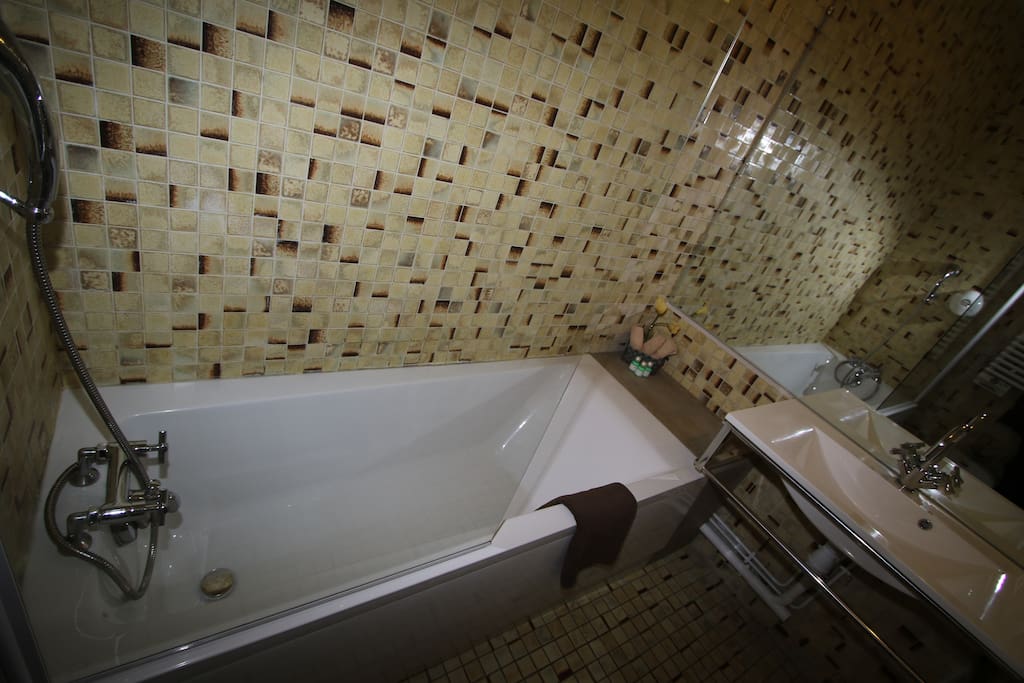 Salle de bain toute équipée