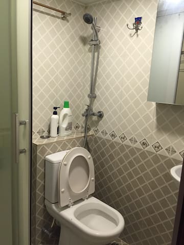 A warm and affordable room in Hong Kong