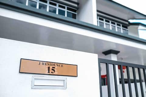 Banting J Residence gaming house |TV box fastwifi
