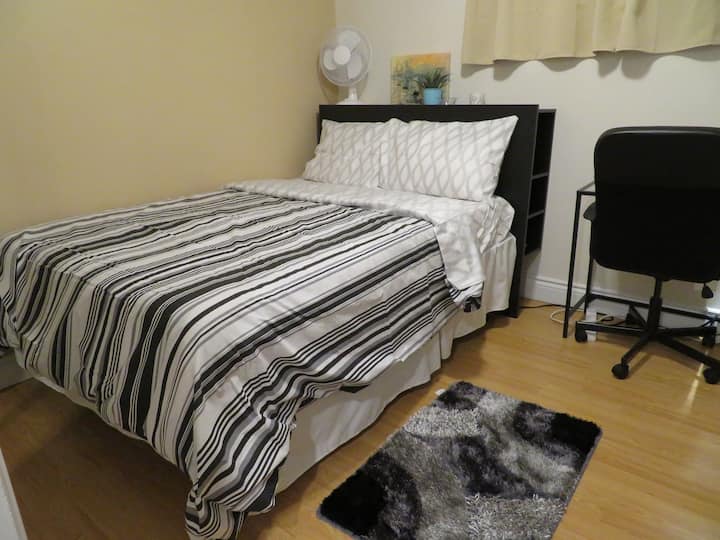 24hr Private Entrance, Double Bed, 3 Piece Bath- A