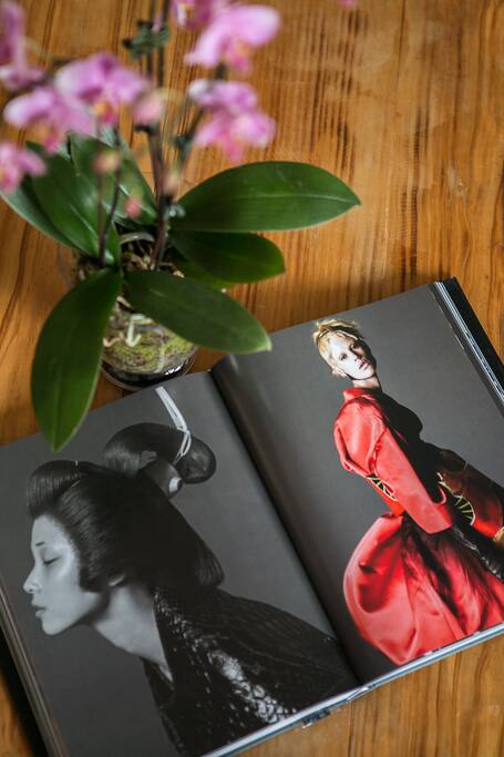 We love fashion and flowers :)