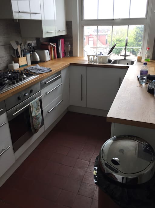 Shared kitchen with all mod cons including washer/dryer