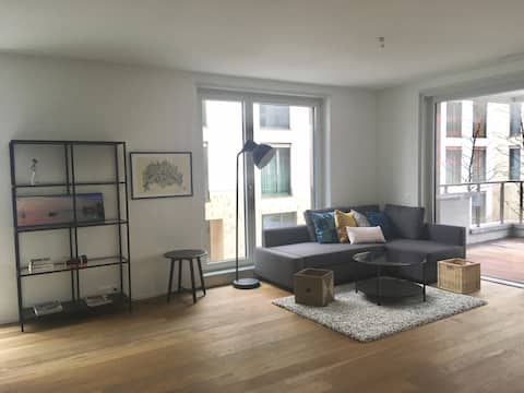 Shiny, Modern Apartment in Zug Center