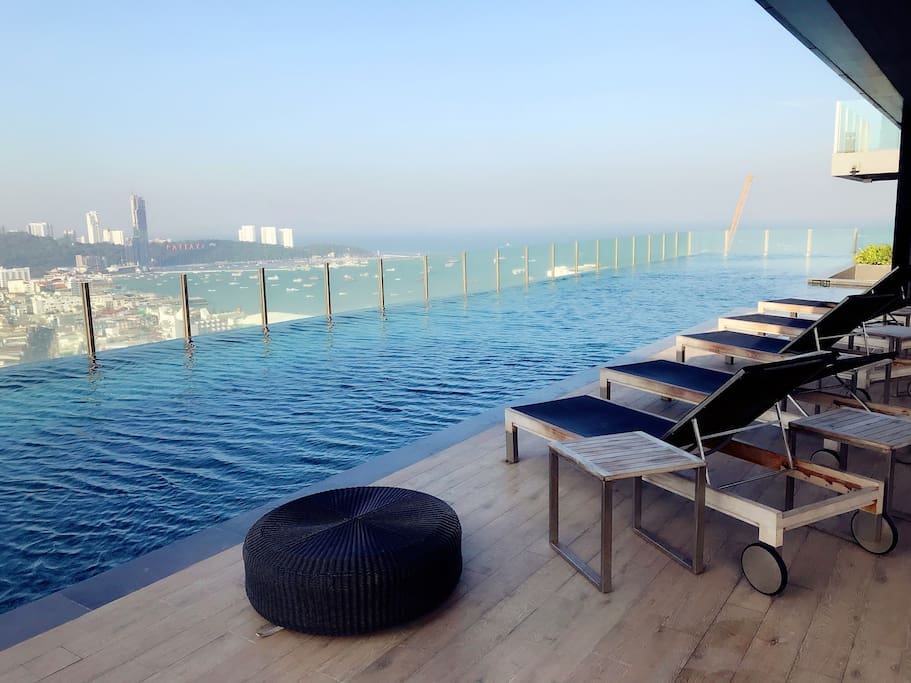 Swimming pool rooftop floor