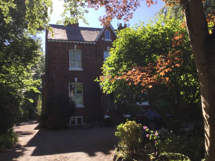 Top 10 Airbnb Vacation Rentals In Stockport, England Updated 2024