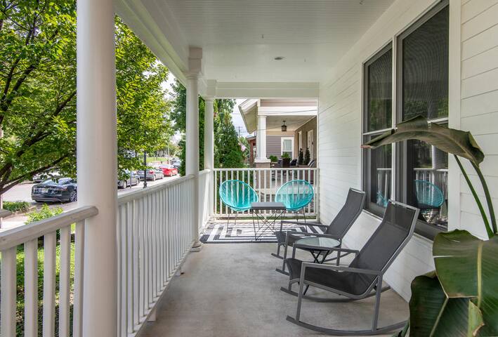 Cozy Modern in Germantown – 1.5m walk to Broadway gallery image 2