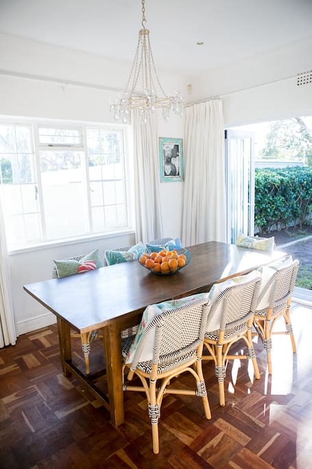 Diningroom with 8-seater table
