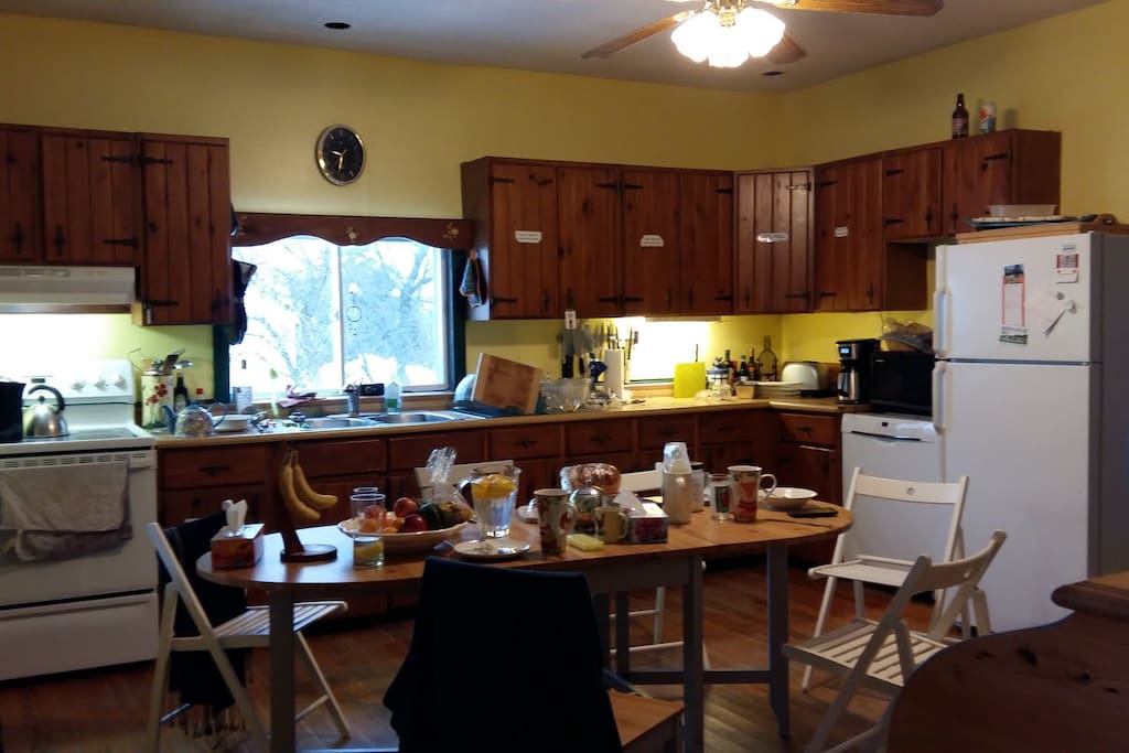Spacious Country Kitchen - breakfast included with your stay