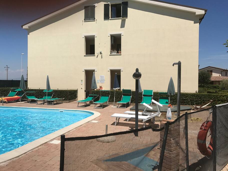 PISCINA