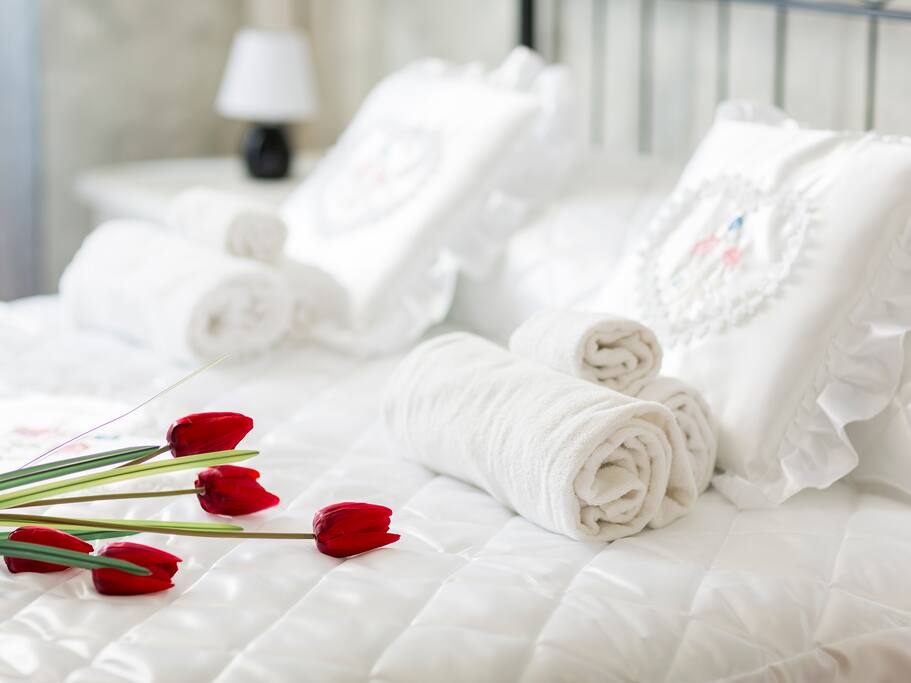 letto matrimoniale e biancheria